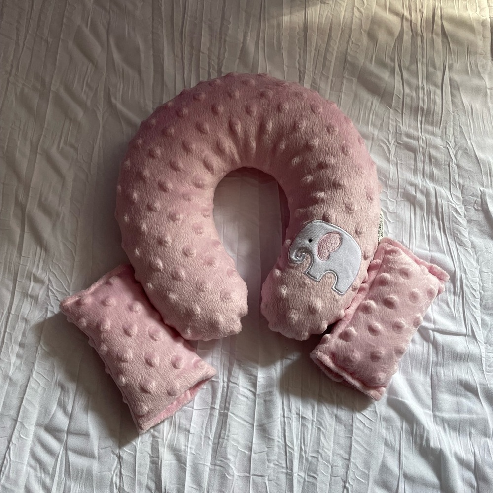 Blankets & Beyond Travel Pillow and Seat Belt Covers
